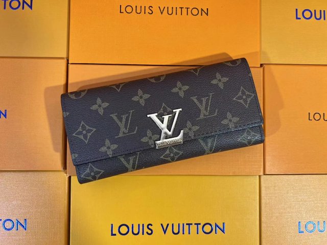 LV Wallet: seller detail photo 10