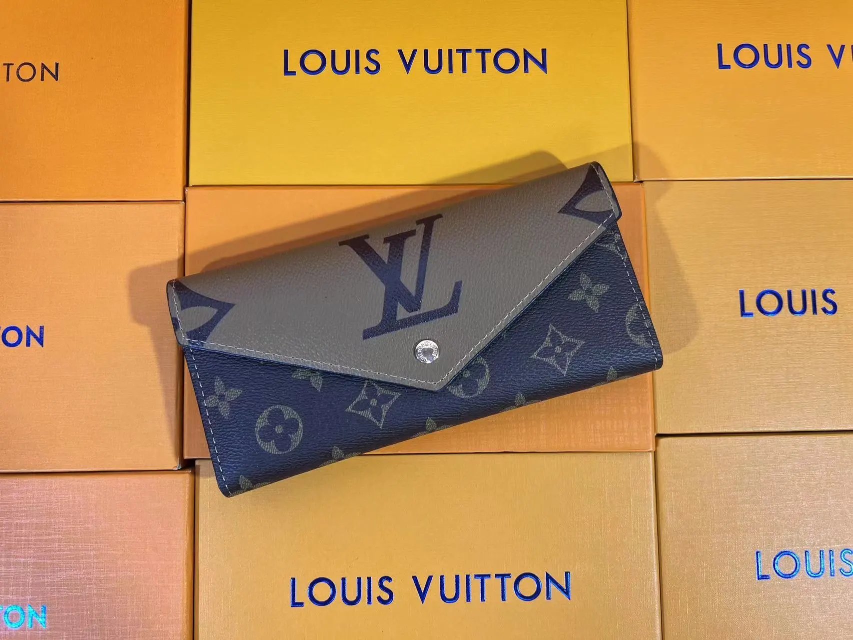 LV fashion wallet