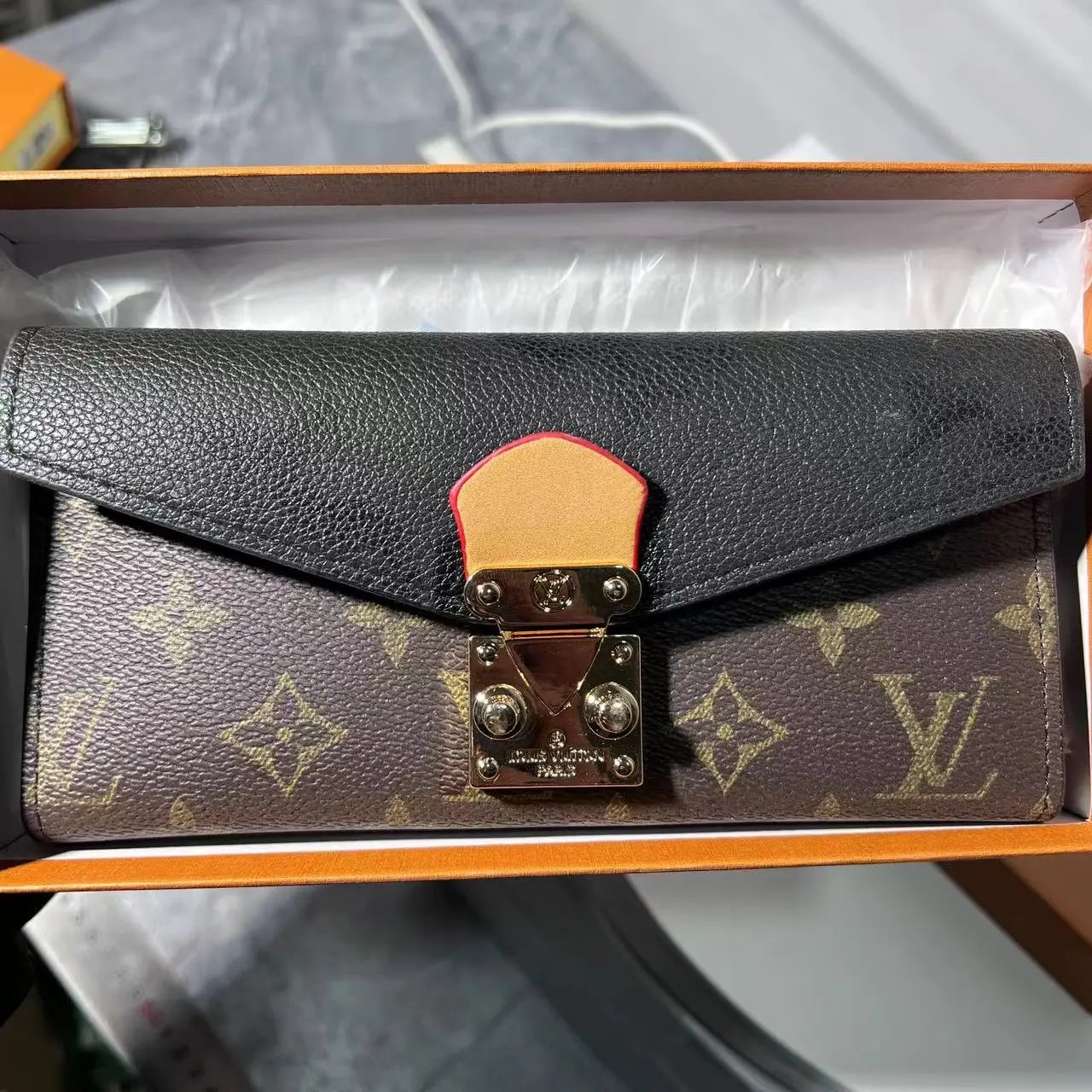 LV fashion wallet