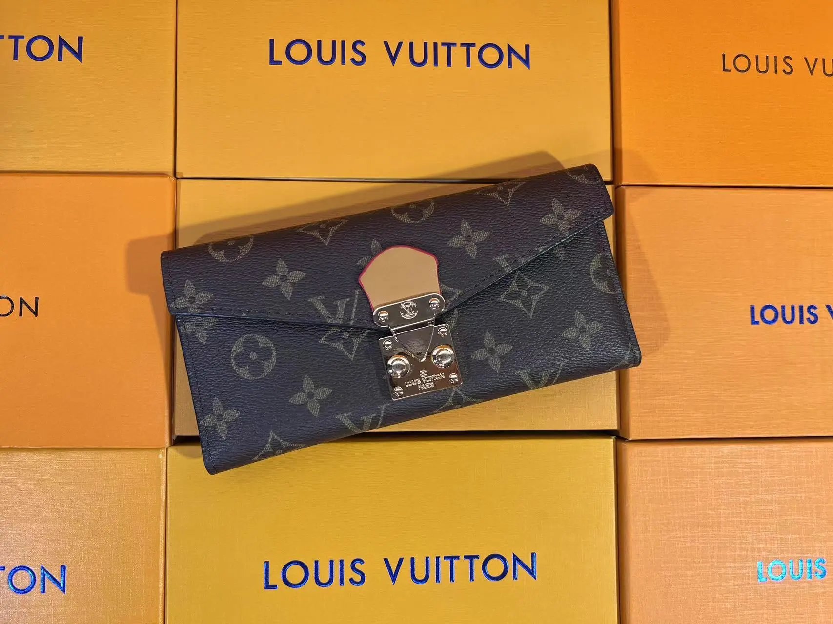 LV fashion wallet