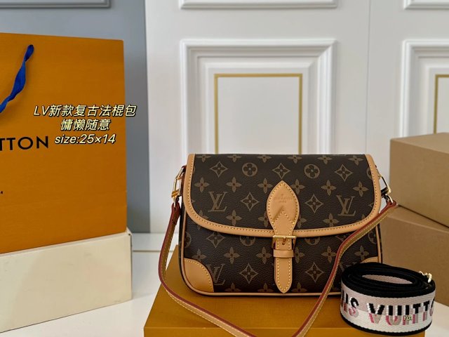 LV Bag: seller detail photo 1