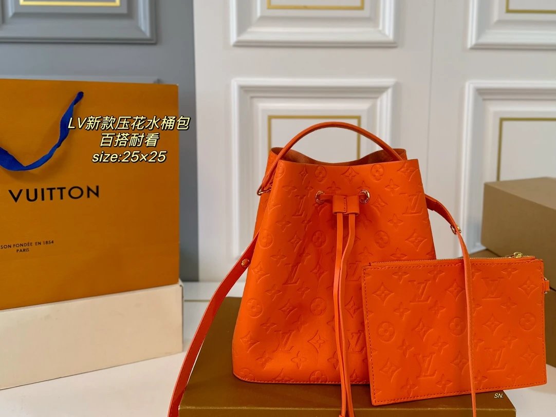 Louis Vuitton Handbags Mini top-handle handbag with detachable shoulder strap — 32