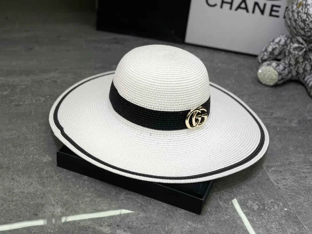 Gucci Interlocking GG Wide Brim Straw Sun Hat