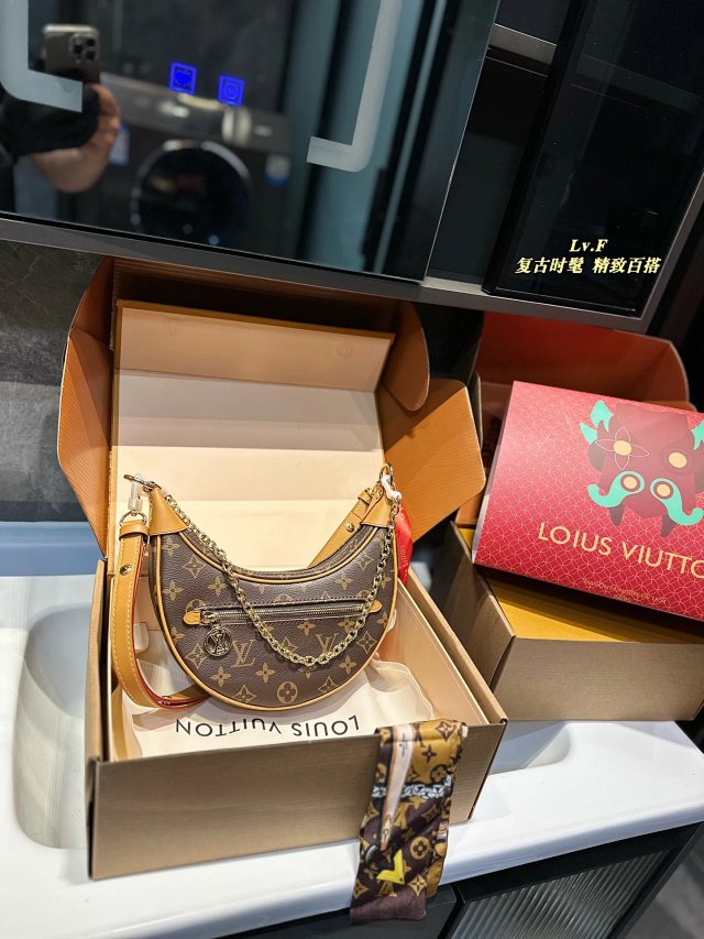LV Bag: seller detail photo 12