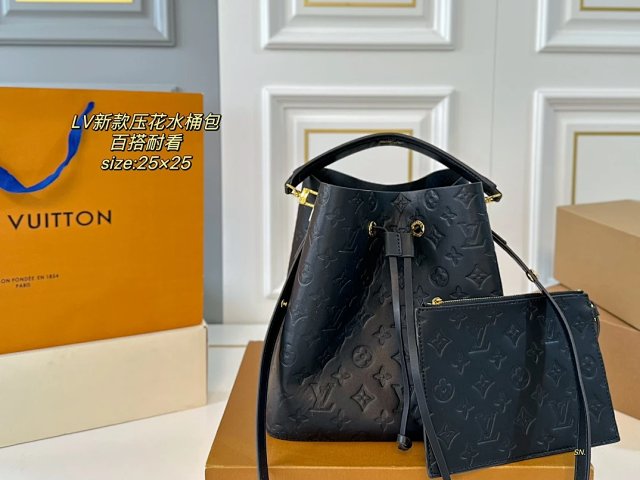 Coach Mini Bag: seller detail photo 12