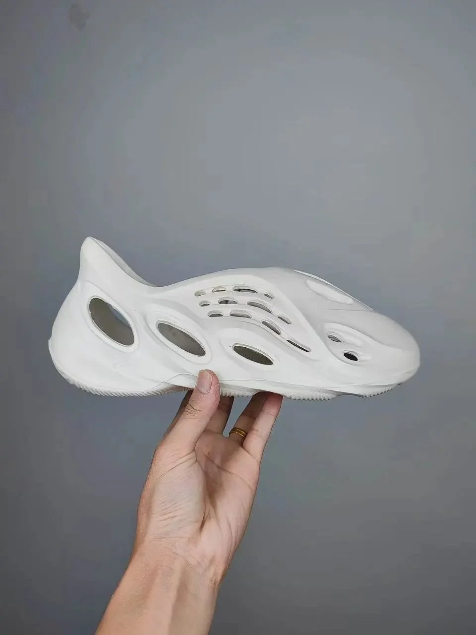 White (G55486) SKU image
