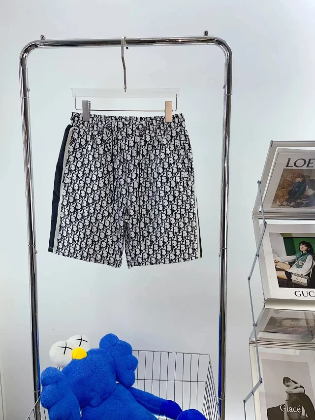 Louis Vuitton Shorts Elastic-waist drawstring logo-print product detail image 6