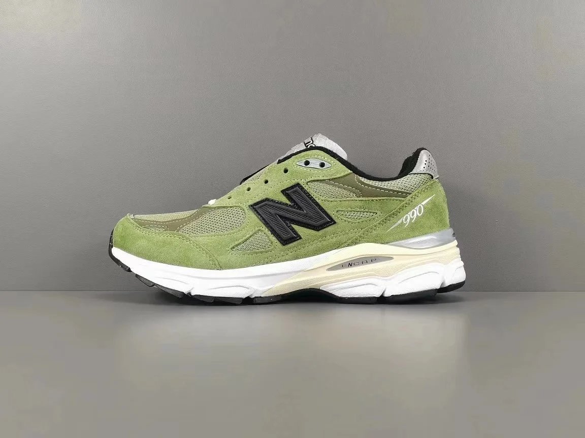 New Balance 990v3 Burgundy Running Shoes - 11