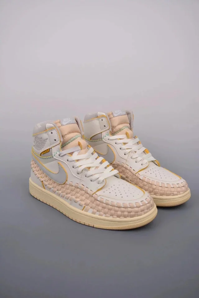 Nike Air Jordan 1 high-top sneakers product detail image 1