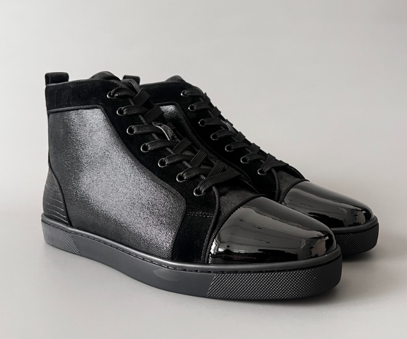 High-top 16