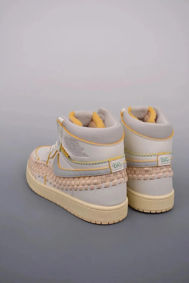 Nike Air Jordan 1 high-top sneakers product detail image 2