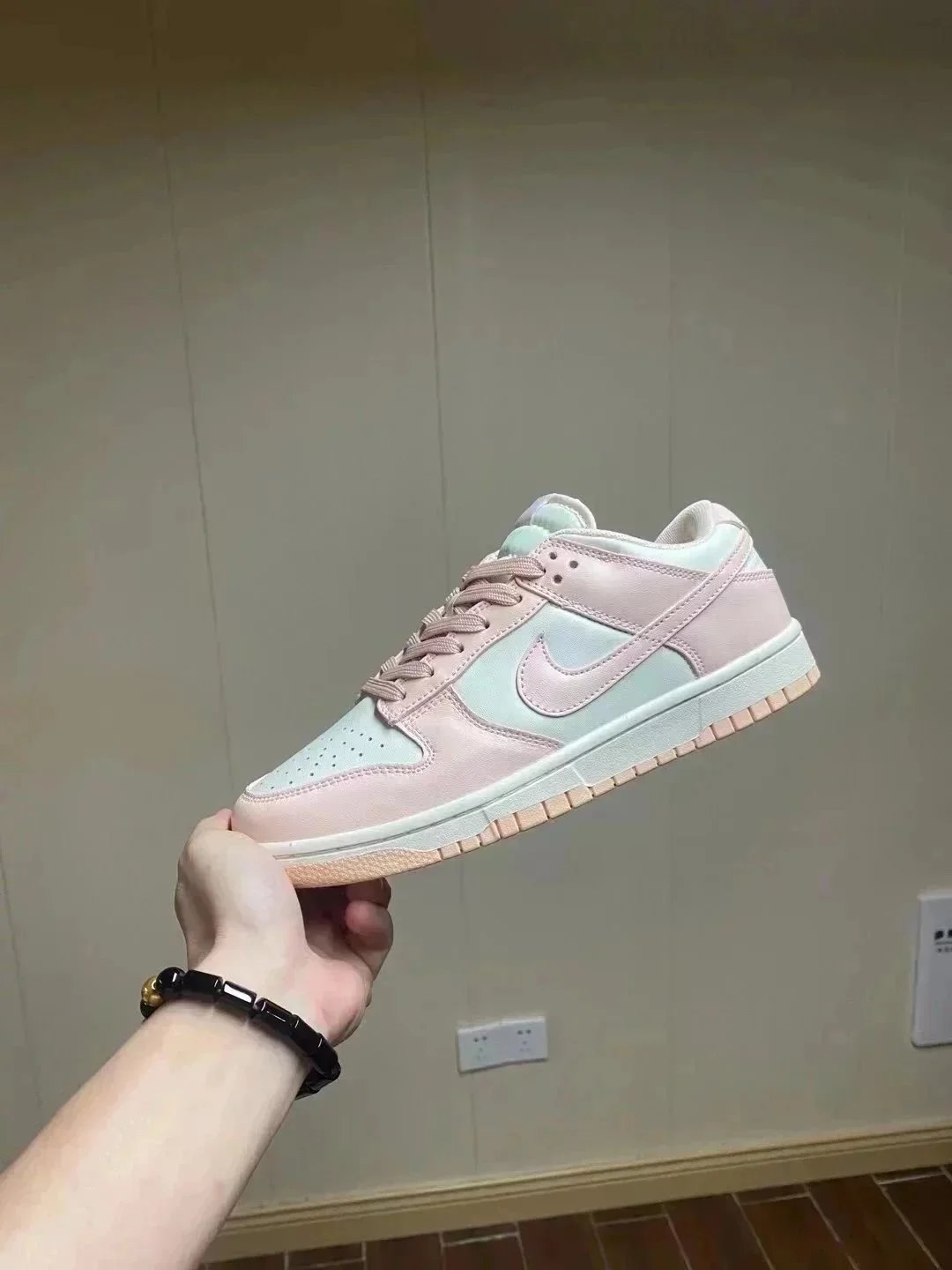 Nike Dunk Low Sneakers