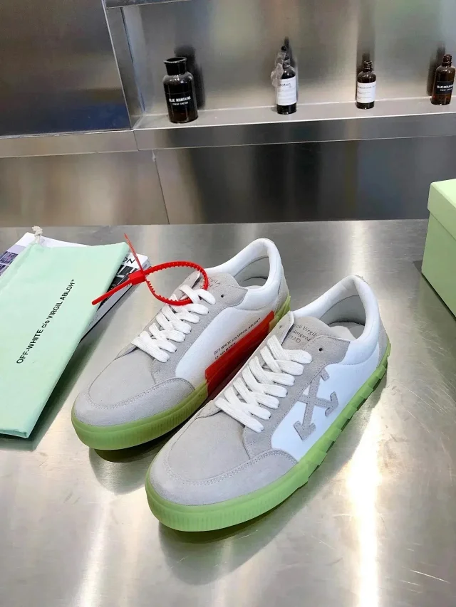 Off-White Sneakers Out Of Office low-top product detail image 1