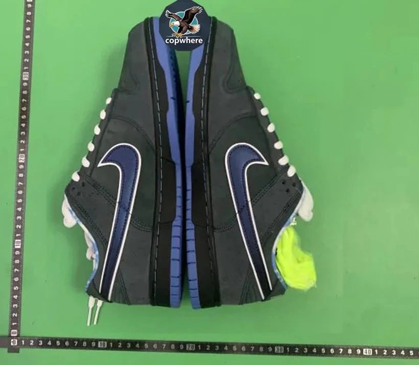 Nike Orange low-top sneakers with extra laces product photo 3