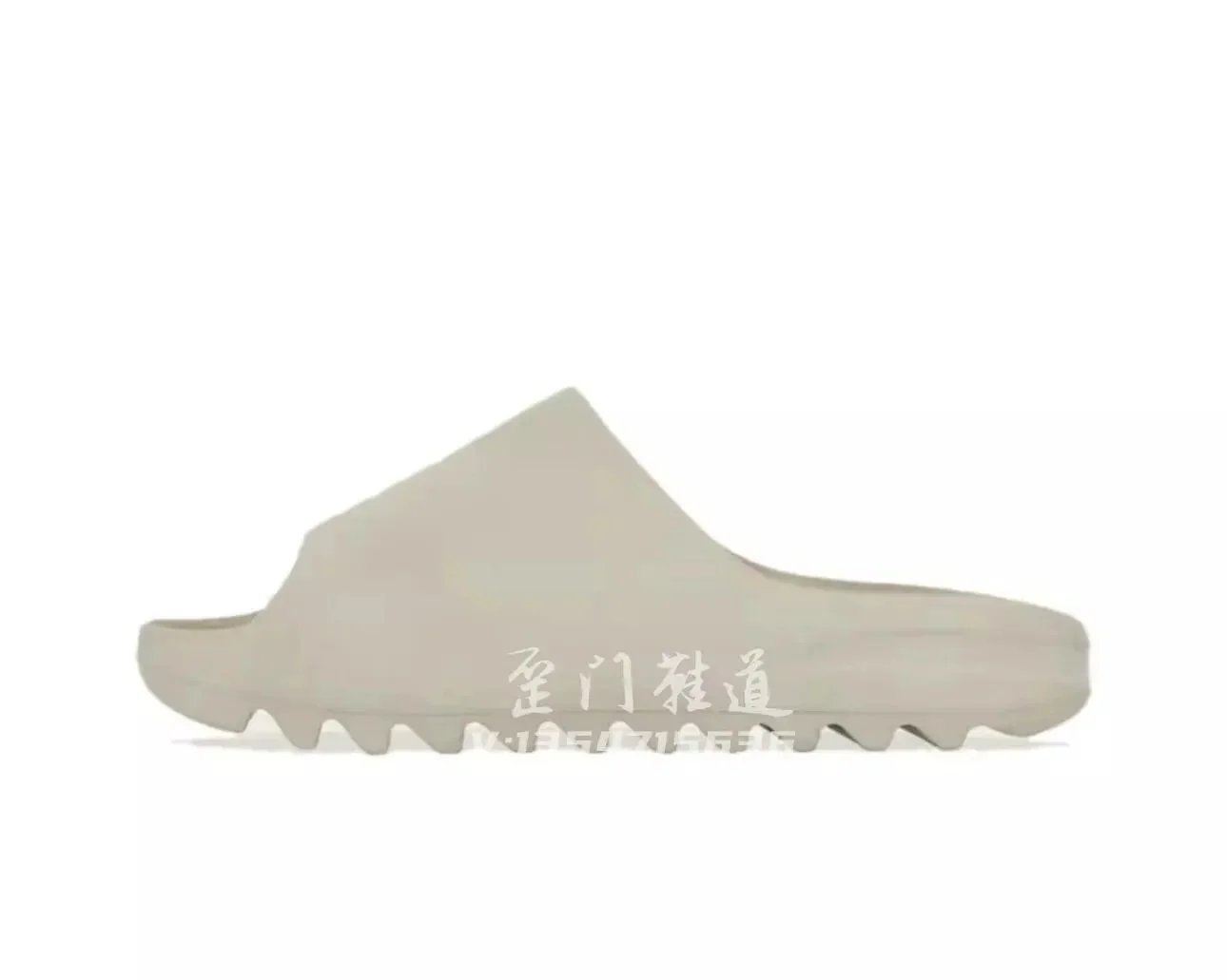 Yeezy Yeezy Slide Sandals in Warm Beige GZ5554 Beige