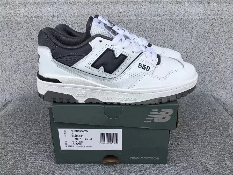 550 black and white 002
