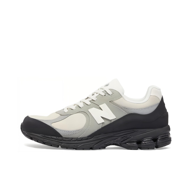 New Balance New Balance 2002R Sneakers in Grey/White/Black Grey
