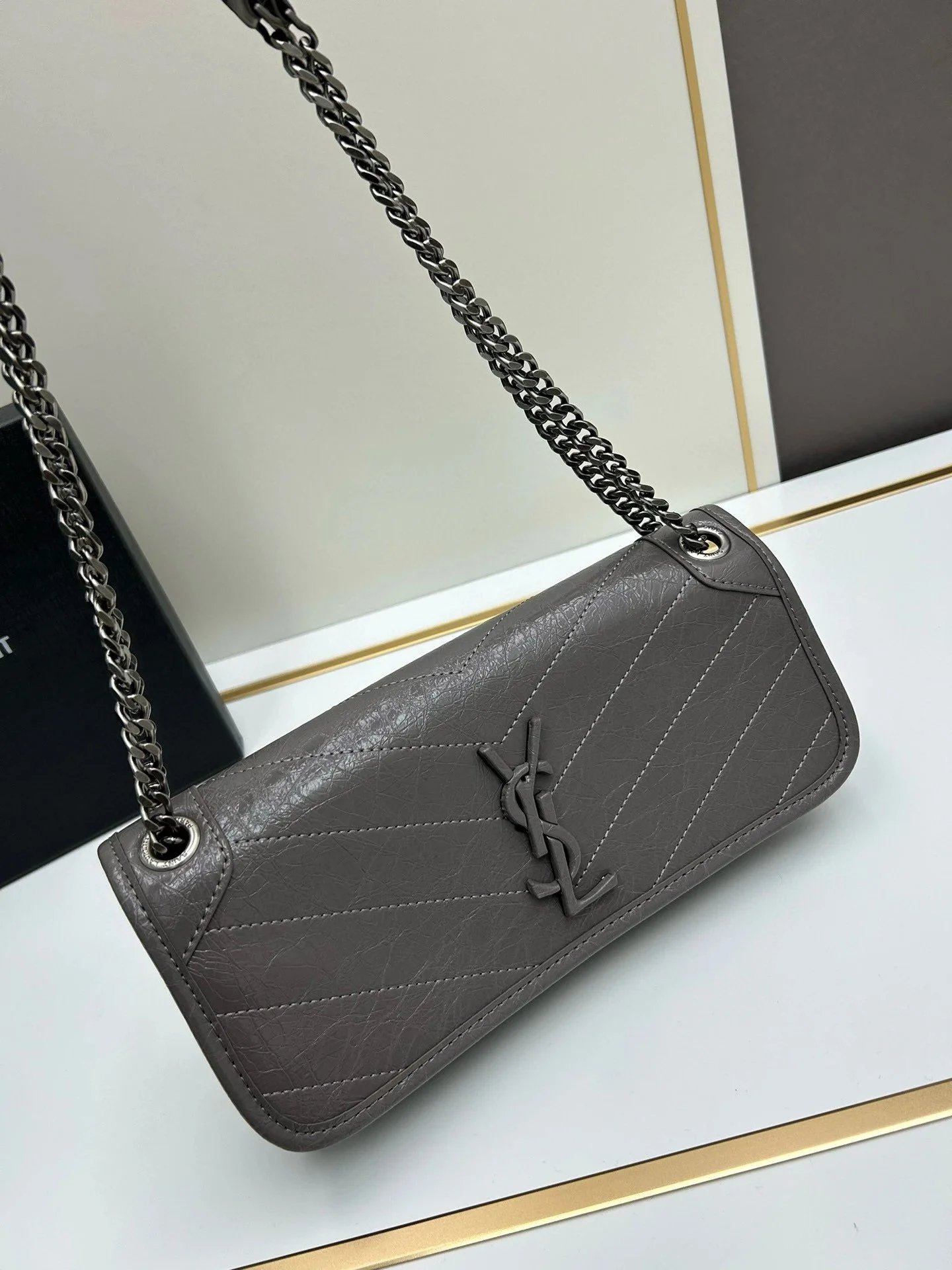 Saint Laurent Shoulder Bags Chain-Strap Flap — 004