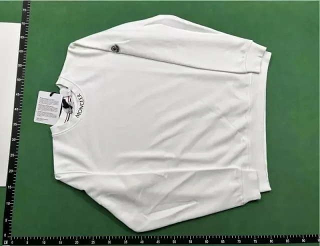 Moncler Hoodies & Sweatshirts Crewneck logo-print sweatshirt product detail image 4