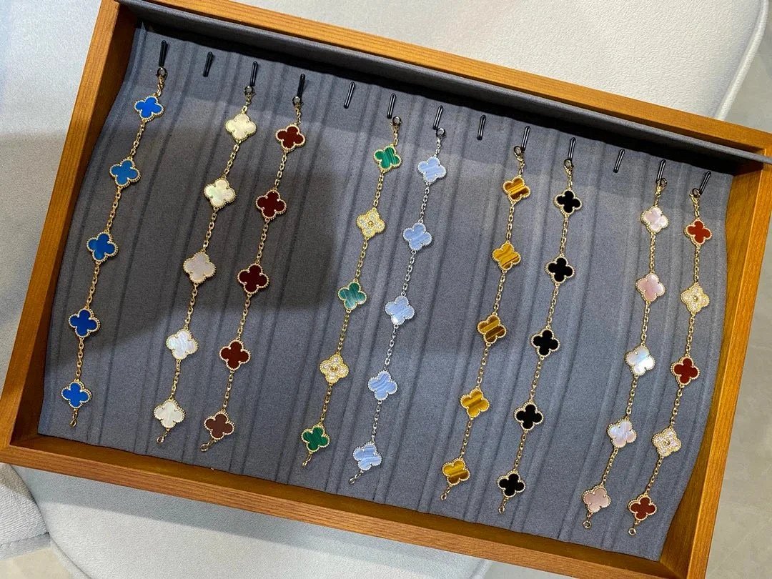 Van Cleef & Arpels Alhambra Five Motifs Red Carnelian Gold Bracelet Jewelry Bracelets product detail 2 in Litbuy spreadsheet finds