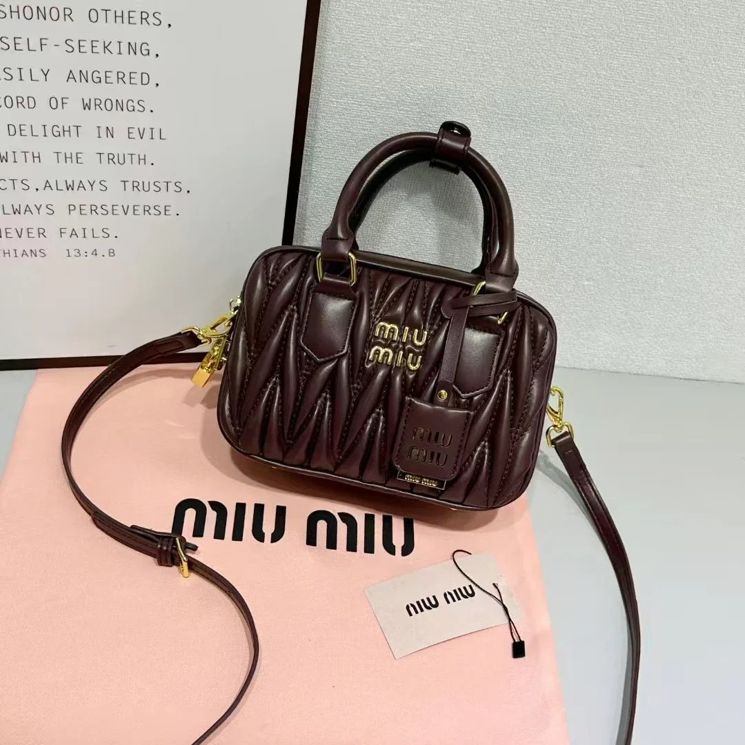 miu lambskin pleated bowling ball Boston daughter carries a small square bag versatile one-shoulder cross-body for women