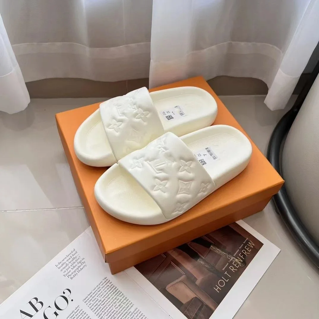 Letter embossed slippers for men and women, flat, non-slip, versatile