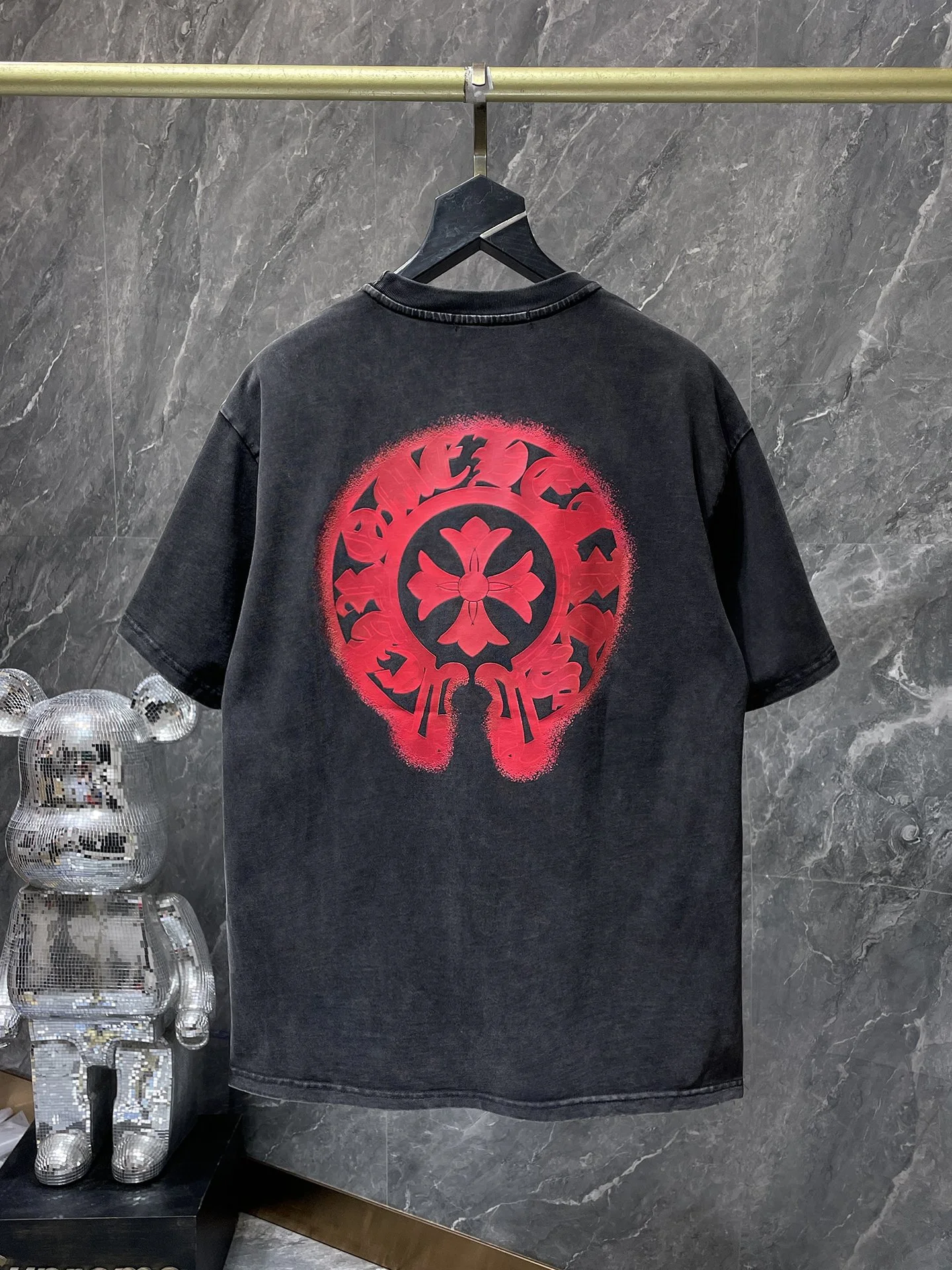 Cross horseshoe patchwork leather and ruffled short-sleeved T-shirt