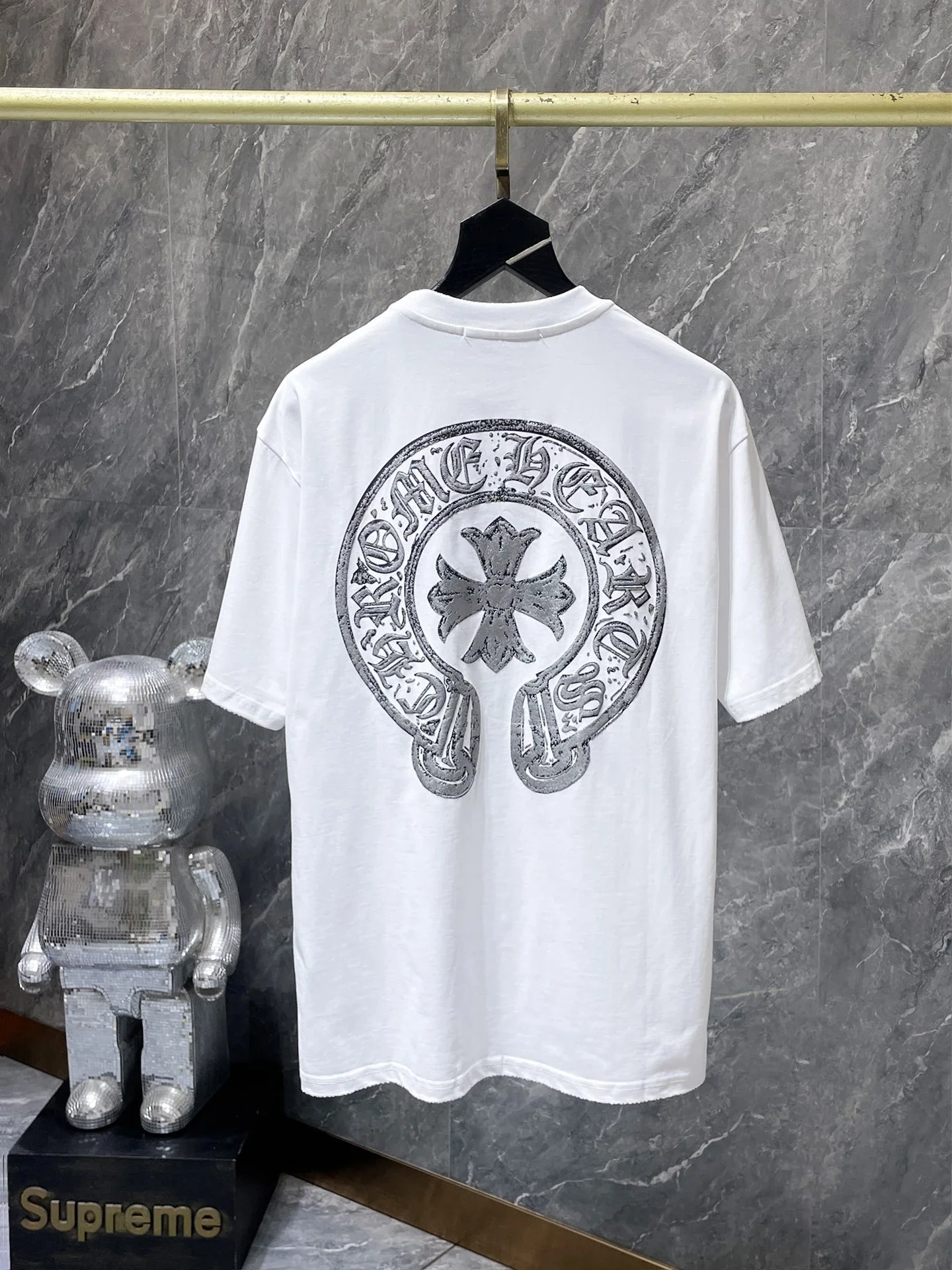 Cross horseshoe patchwork leather and ruffled short-sleeved T-shirt