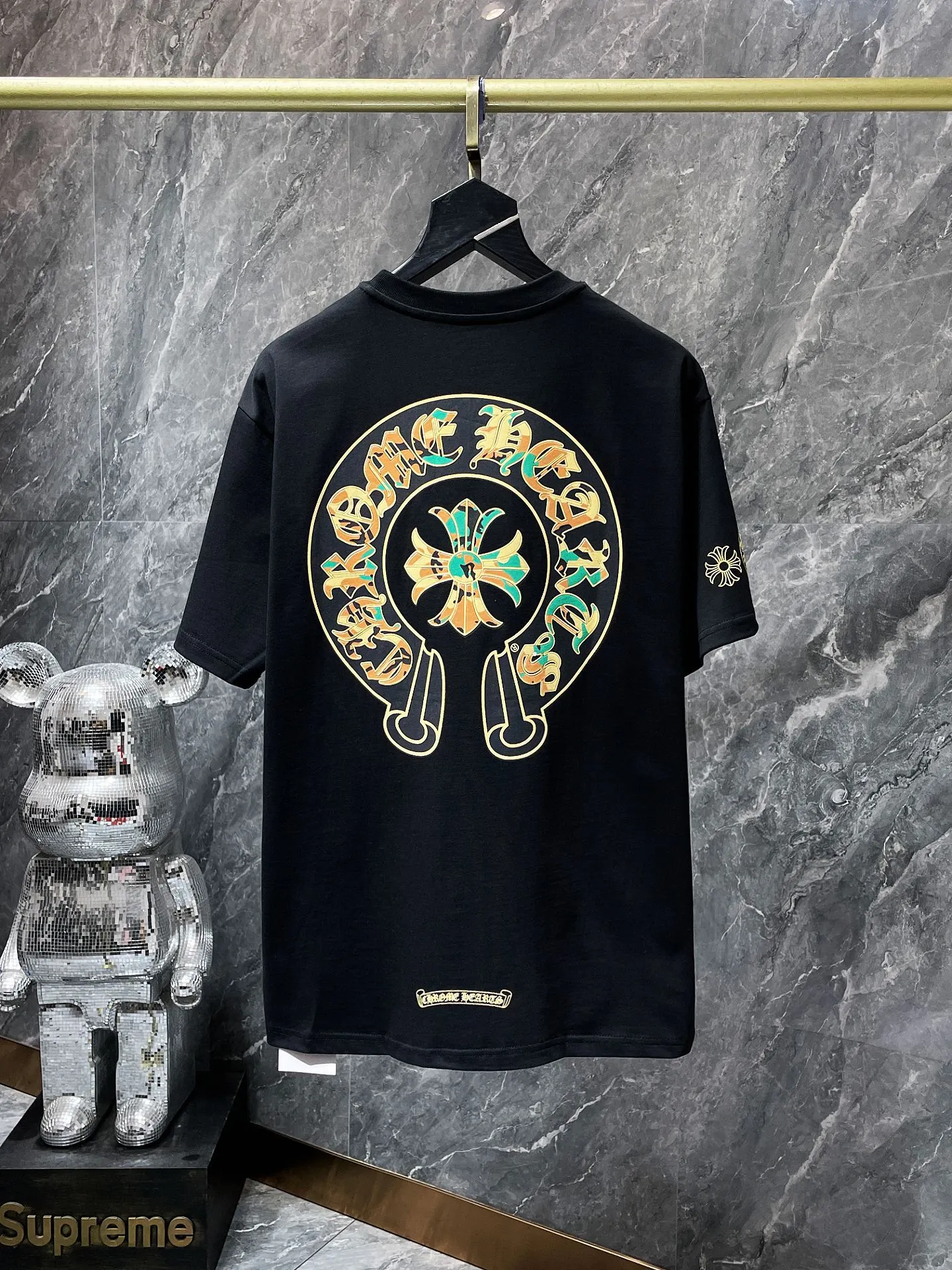 Cross horseshoe patchwork leather and ruffled short-sleeved T-shirt