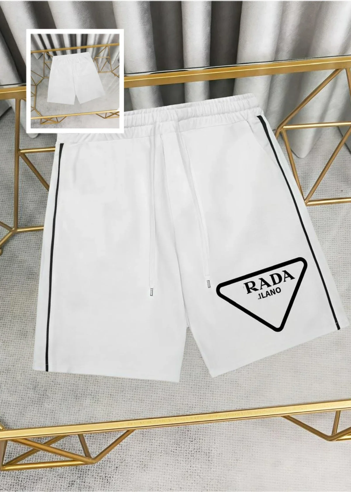 Metal triangle logo series style P short-sleeved T-shirts for men and women