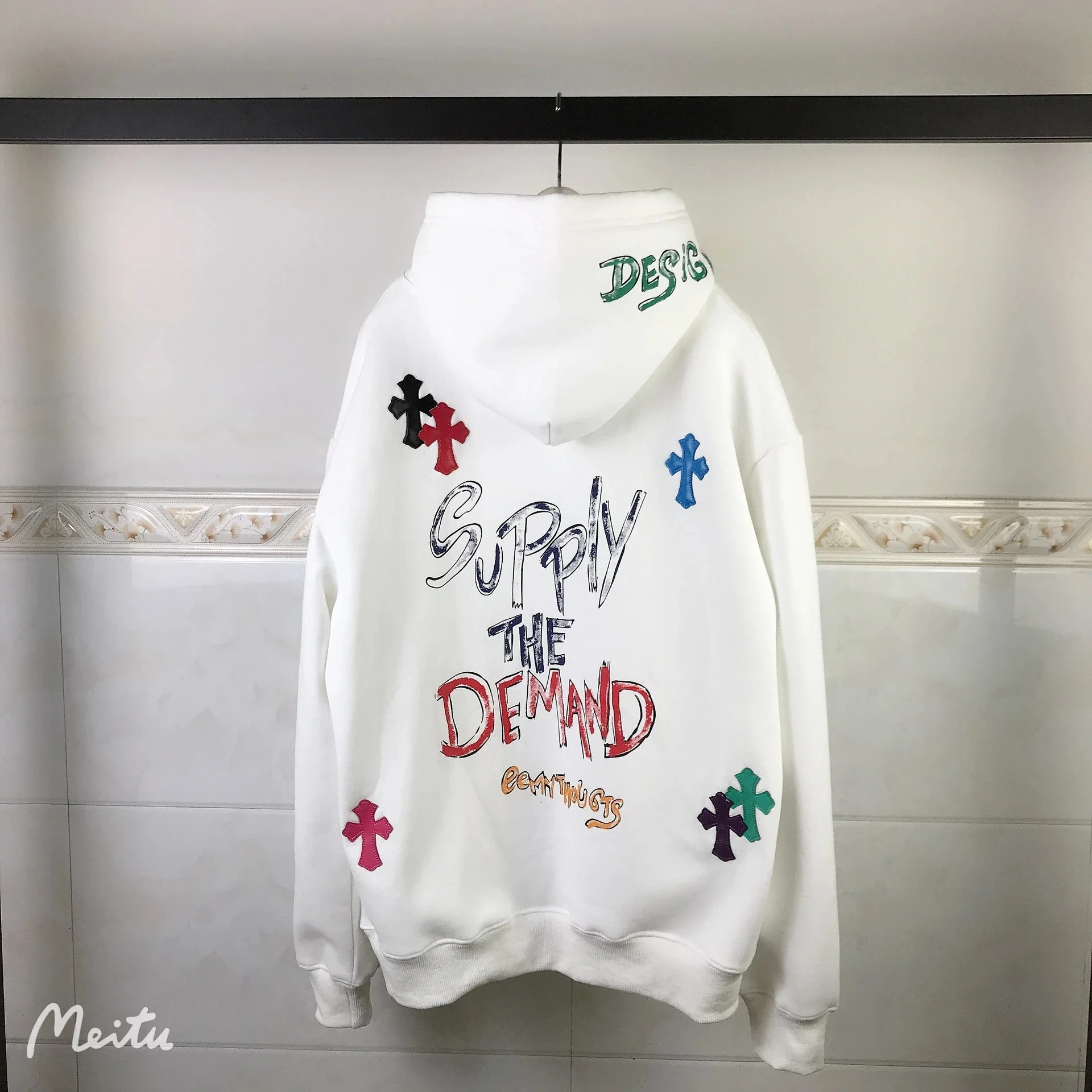 CH cross hooded sweatshirt is versatile and fashionable