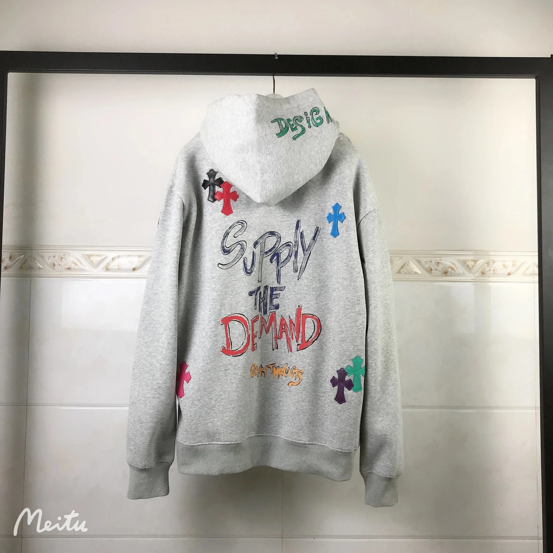 CH cross hooded sweatshirt is versatile and fashionable