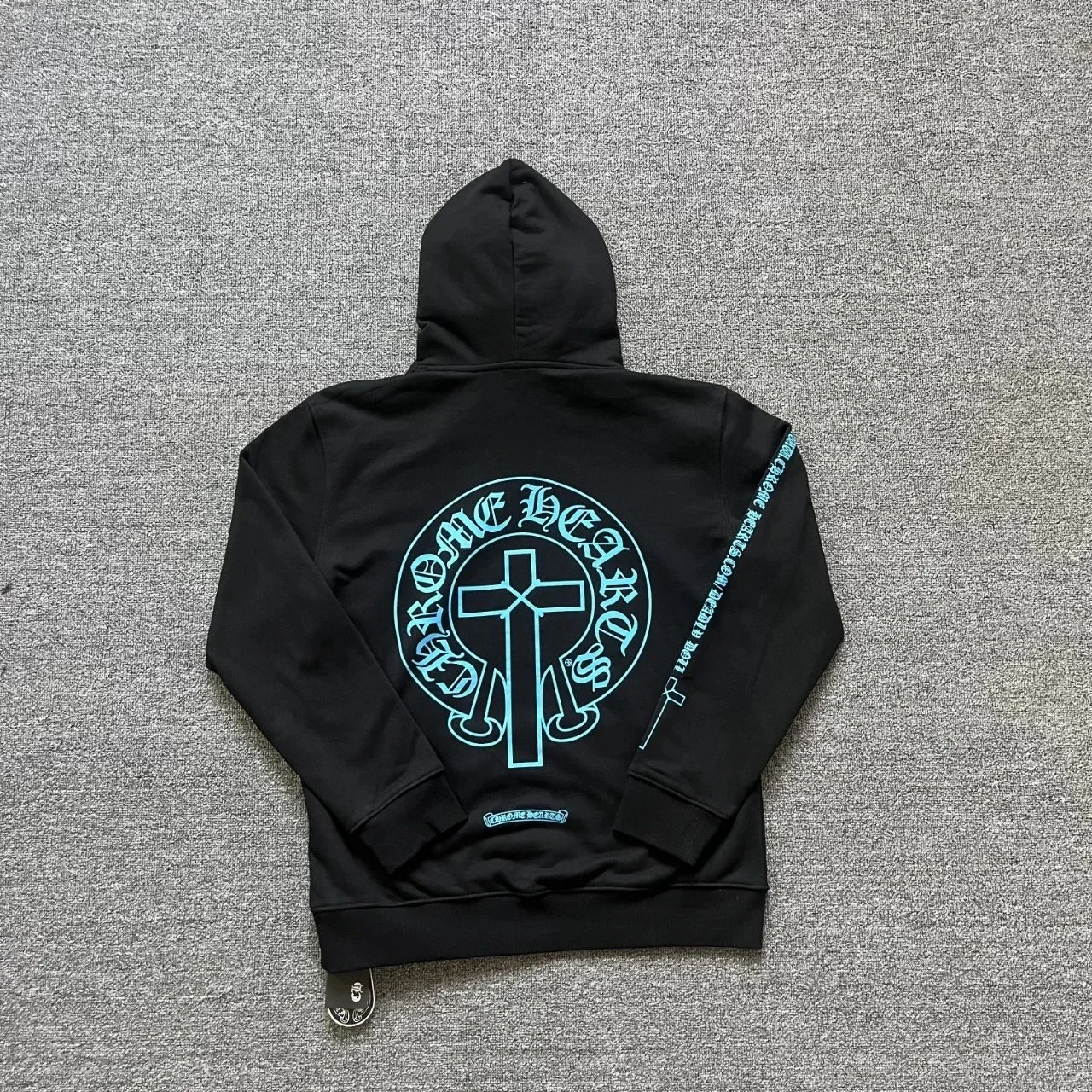 CH cross hooded sweatshirt is versatile and fashionable