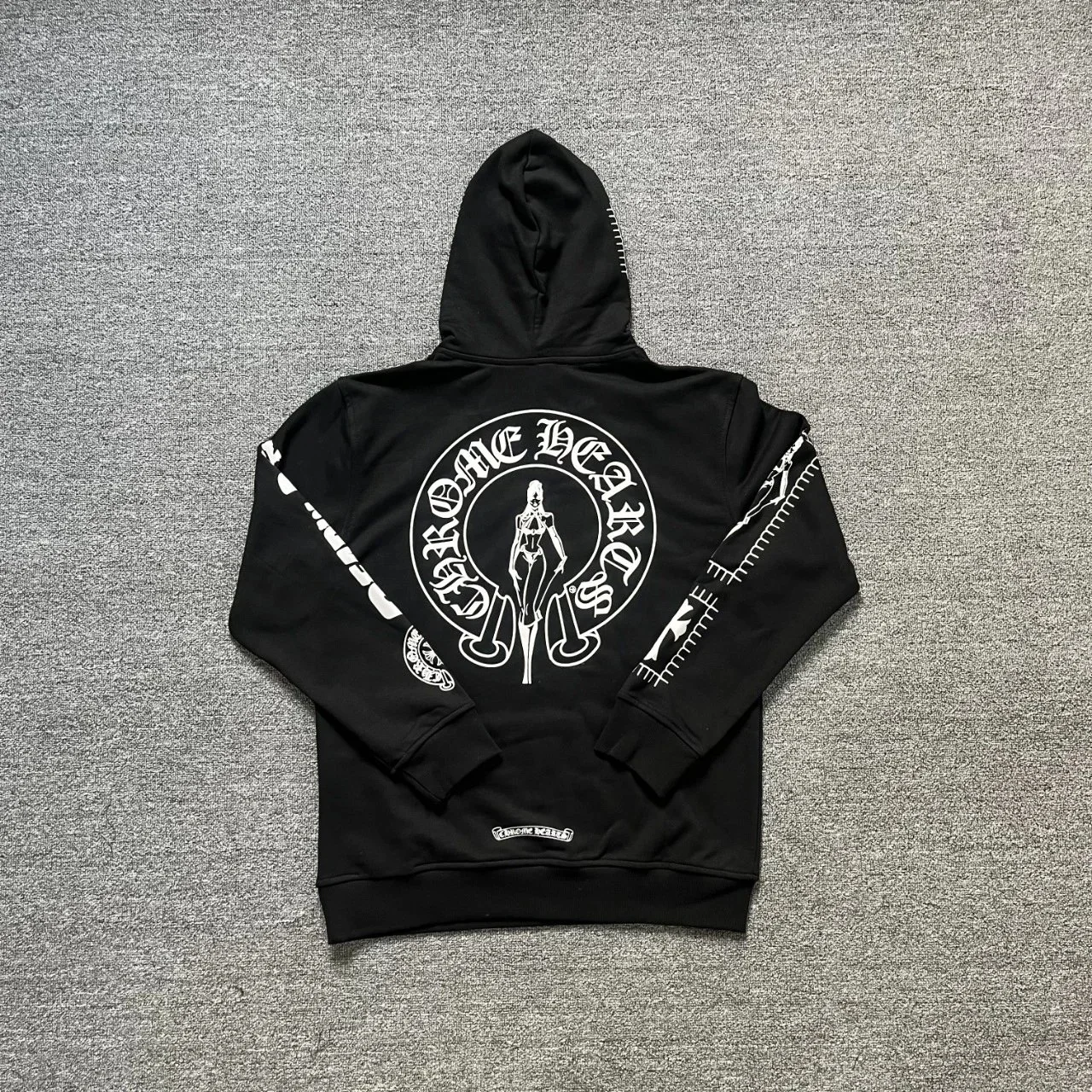 CH cross hooded sweatshirt is versatile and fashionable