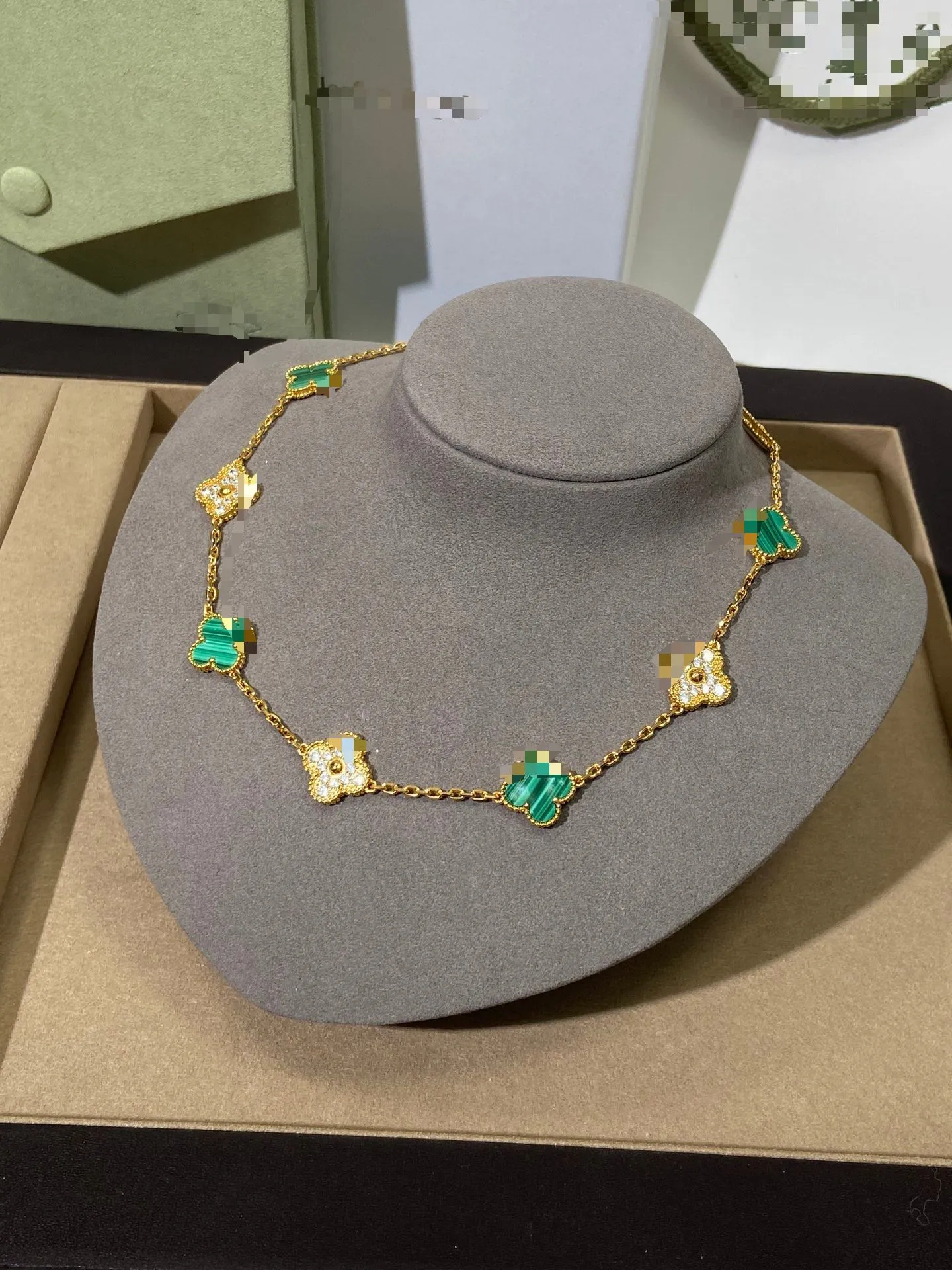 Ten Flowers and Twenty Flowers Necklace Natural Fritillaria