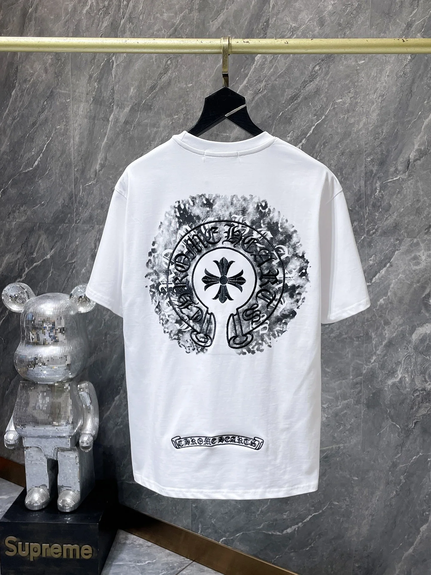 Cross horseshoe patchwork leather and ruffled short-sleeved T-shirt
