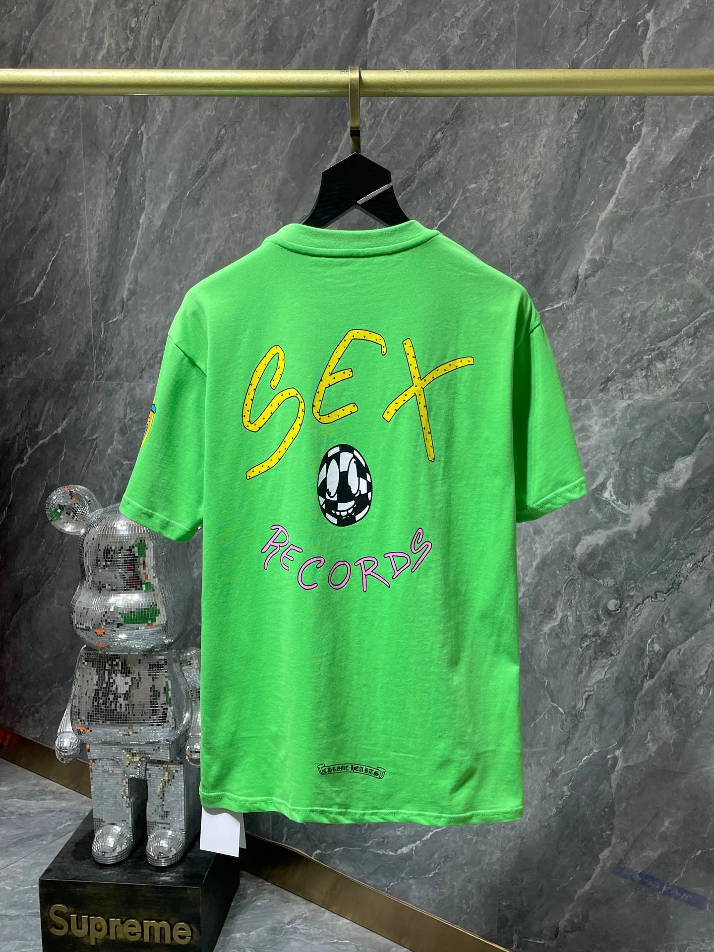 Cross horseshoe patchwork leather and ruffled short-sleeved T-shirt