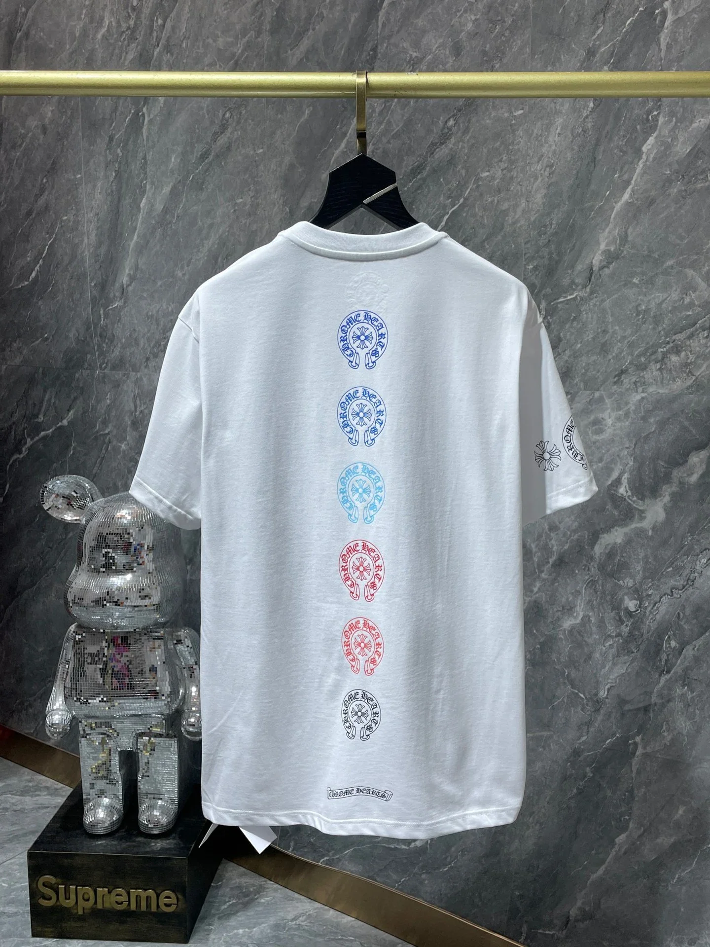 Cross horseshoe patchwork leather and ruffled short-sleeved T-shirt