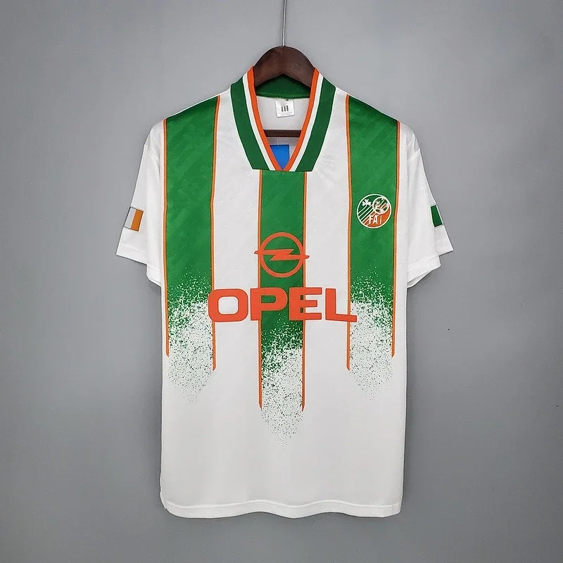 Retro short-sleeved football jerseys Real Madrid, Barcelona, ​​Florence, Arsenal, Manchester City, Inter Milan and River Plate old jerseys