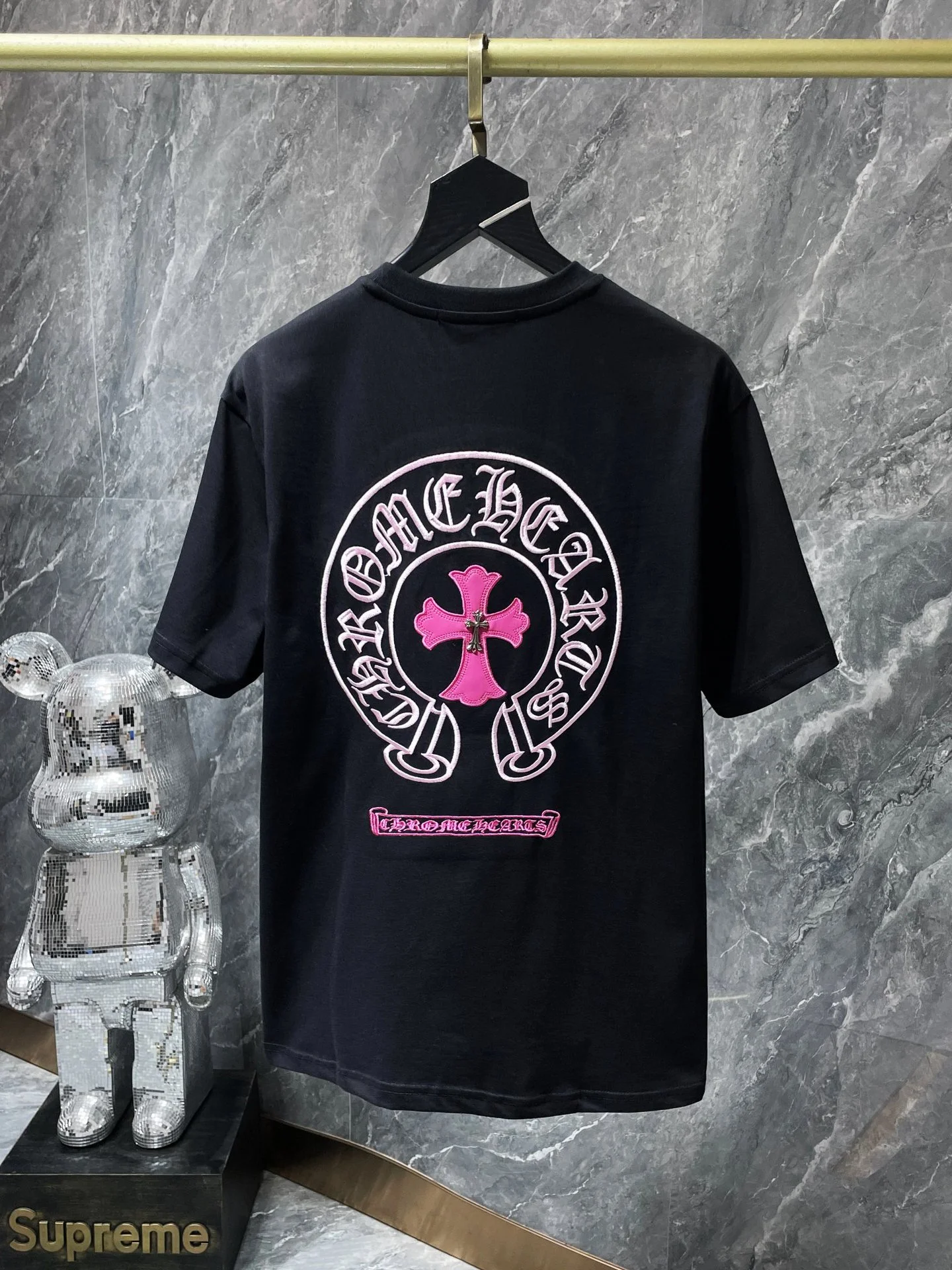 Cross horseshoe patchwork leather and ruffled short-sleeved T-shirt