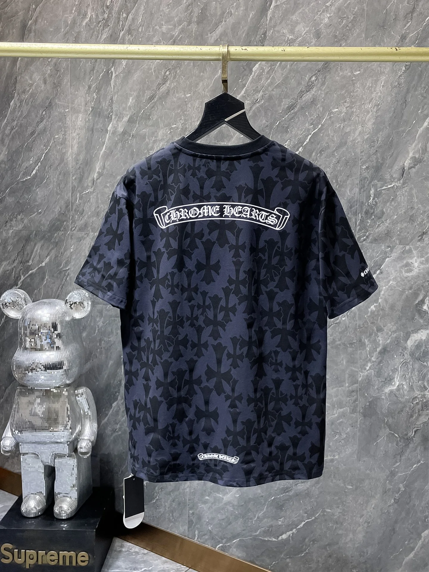 Cross horseshoe patchwork leather and ruffled short-sleeved T-shirt