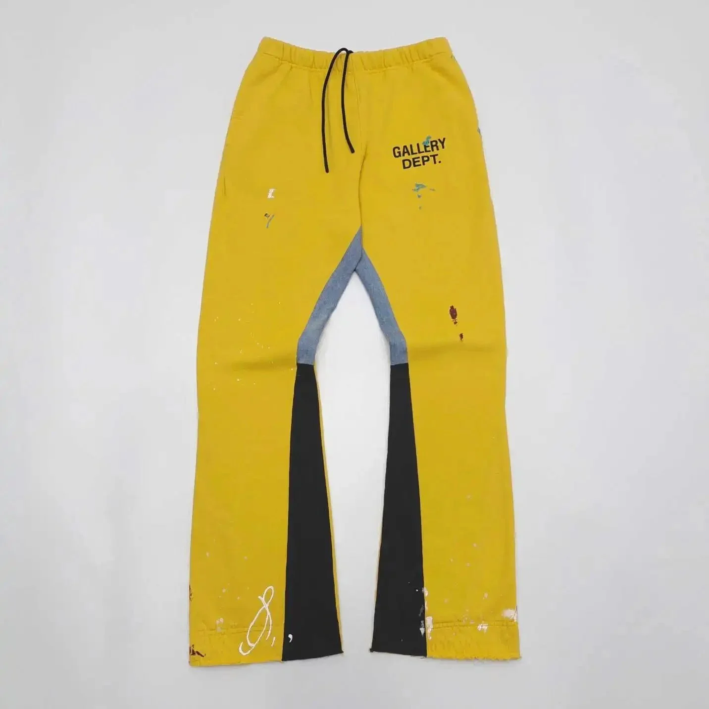 Dept. trousers legs are spliced ​​with multi-colored black letters and white waves