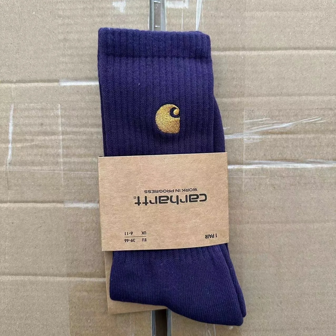 Carhartt men's and women's European and American fashion brand towel bottom gold label embroidery simple workwear style skateboard sports socks