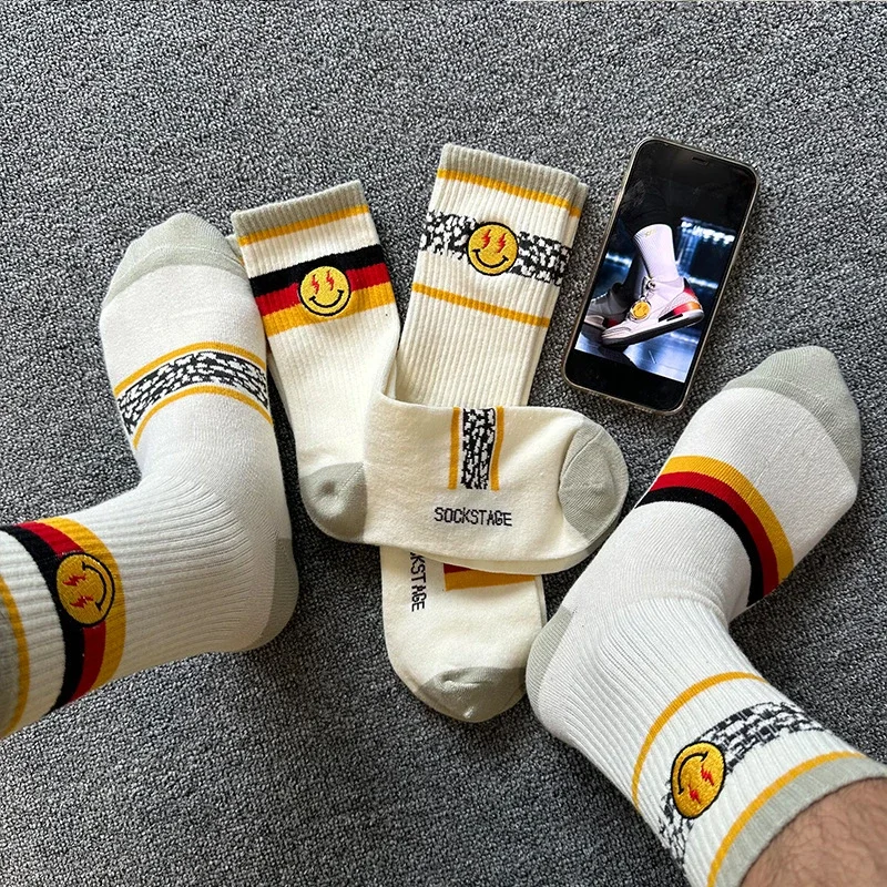 Smiley face embroidered socks street skateboard sports casual mid-calf cotton socks