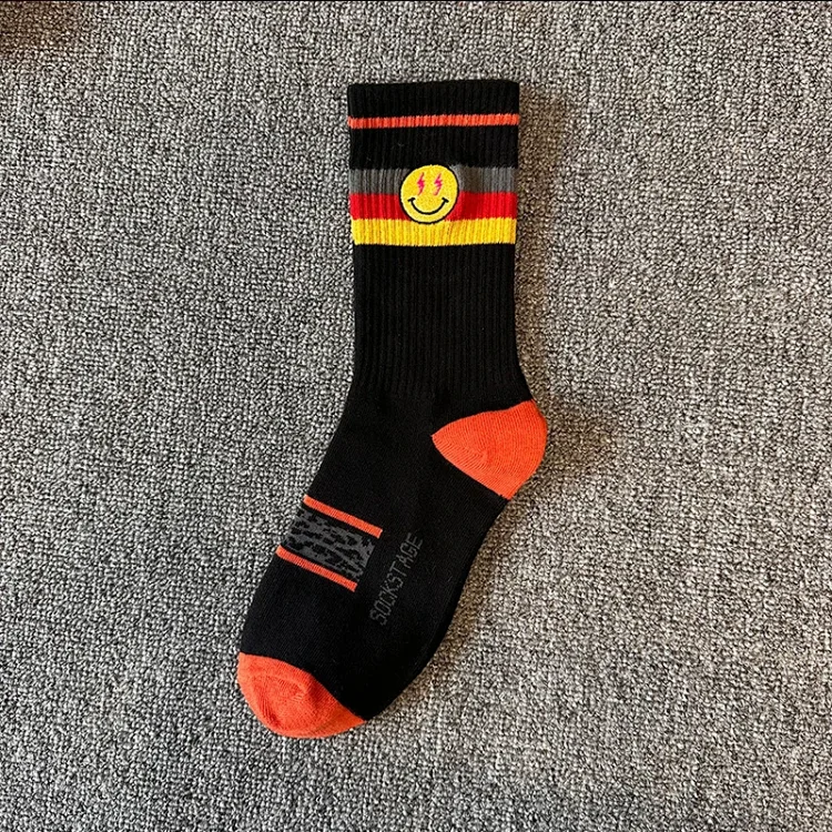 Smiley face embroidered socks street skateboard sports casual mid-calf cotton socks(pic5) Smiley face embroidered socks street skateboard sports casual mid-calf cotton socks