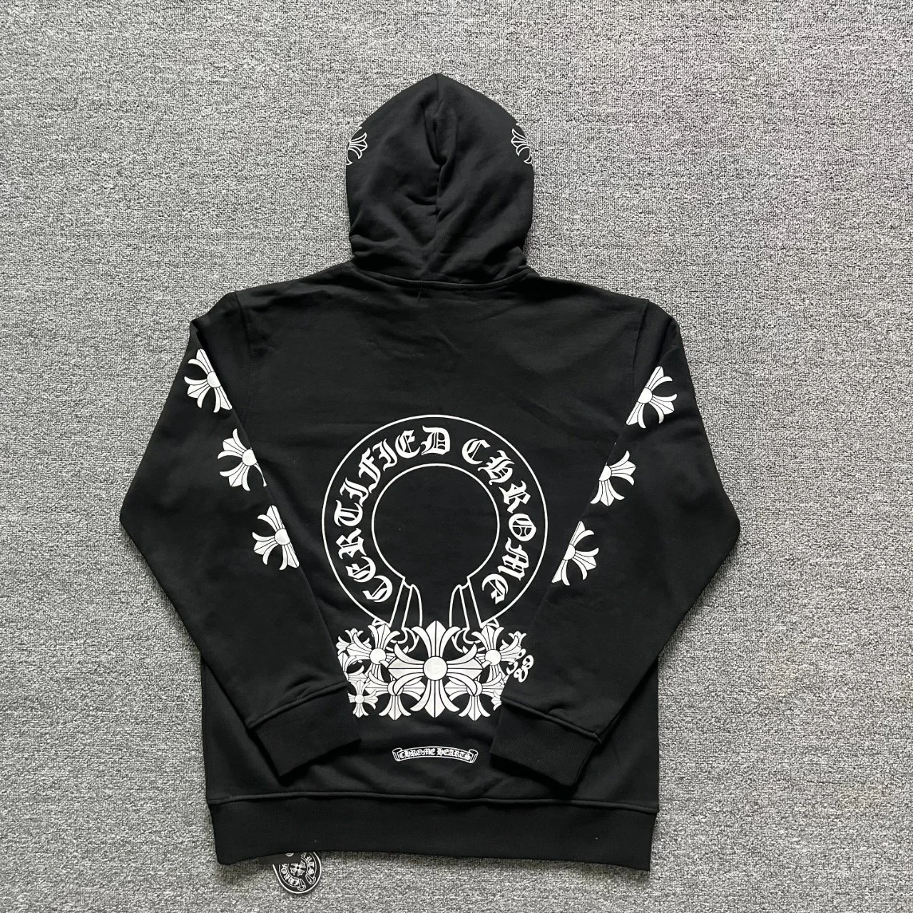 CH cross hooded sweatshirt is versatile and fashionable
