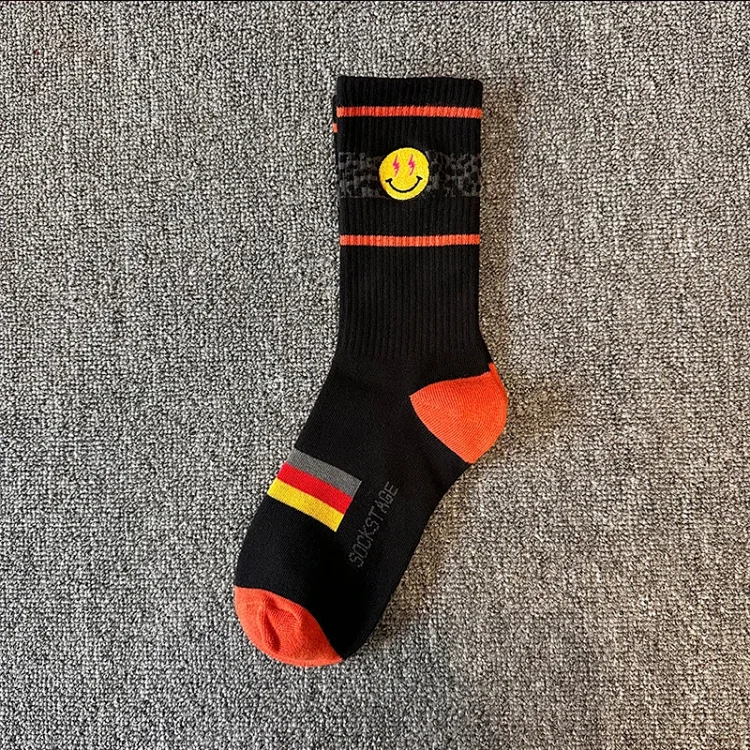 Smiley face embroidered socks street skateboard sports casual mid-calf cotton socks(pic4) Smiley face embroidered socks street skateboard sports casual mid-calf cotton socks