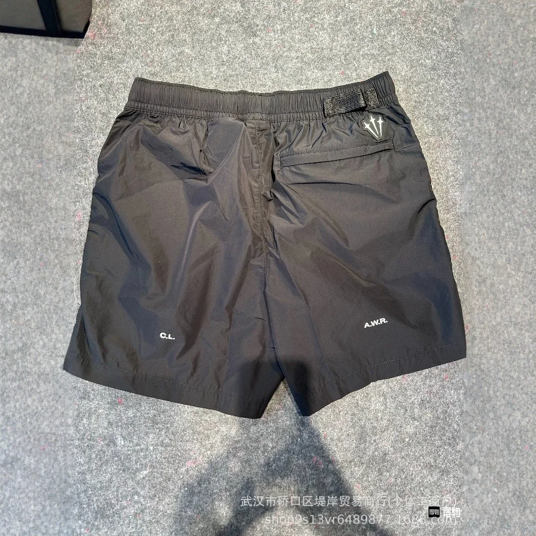 Comfortable, soft and breathable casual shorts with zipper pockets