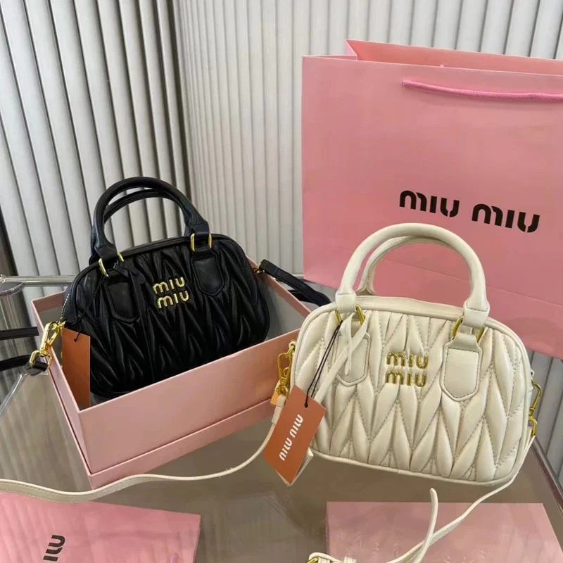 miu lambskin pleated bowling ball Boston daughter carries a small square bag versatile one-shoulder cross-body for women