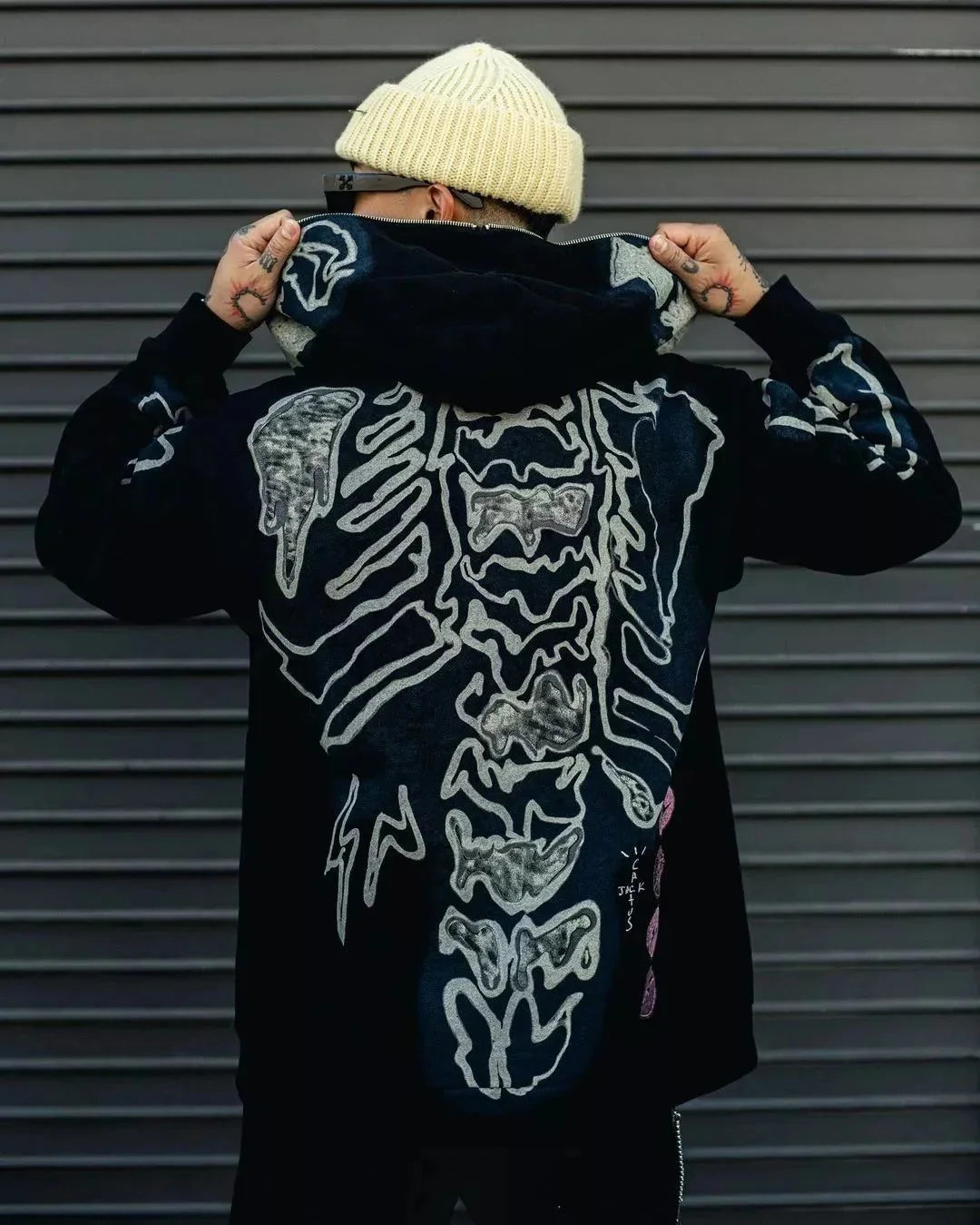 Cross-border version Travis Scott skeleton skeleton velvet hooded sweatshirt for men and women high street cardigan jacket